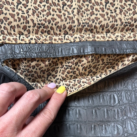 Steve Madden Gray Crocodile-Embossed Tote Bag, adjustable - Picture 4 of 13